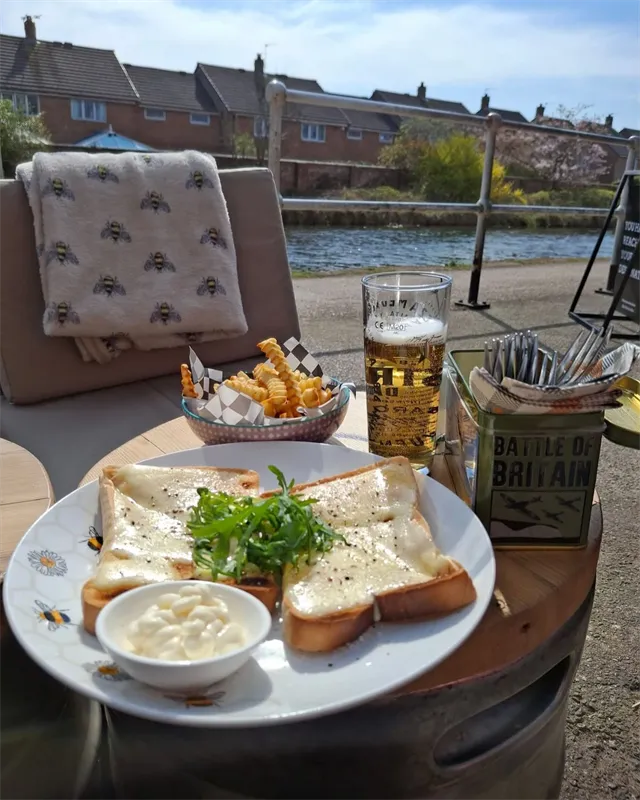 EZ Bar & Cafe on Spiky Carrot