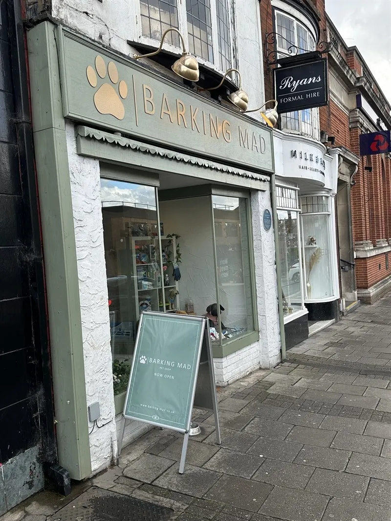 Fetch Attention from Pet Lovers in Congleton ad space on Spiky Carrot