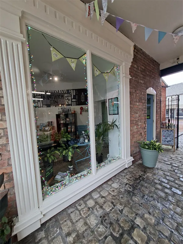 Nantwich Gin | Cheshire Botanicals in Nantwich