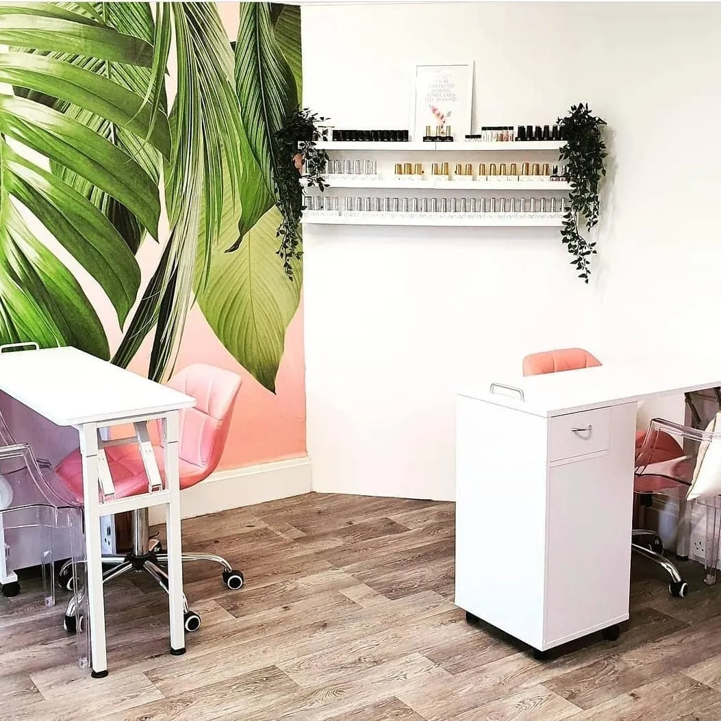 Reach Beauty Lovers & Future Stylish at Girl Gang Beauty Salon ad space on Spiky Carrot