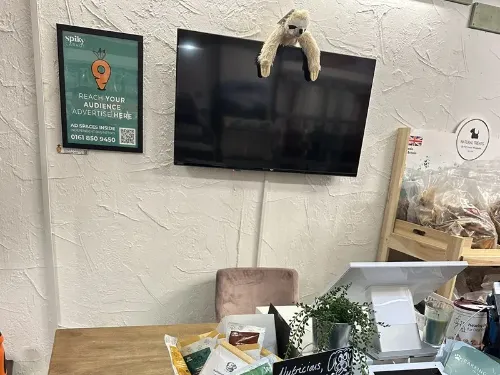 Fetch Attention from Pet Lovers in Congleton